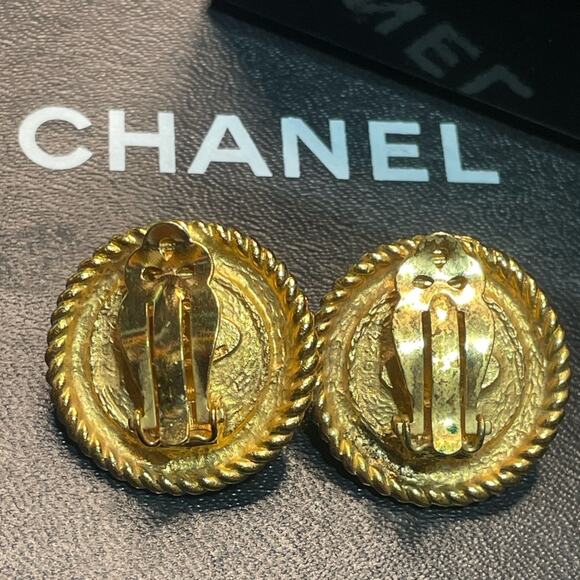 Chanel Gold Pearl Earrings - Picture 2 of 7